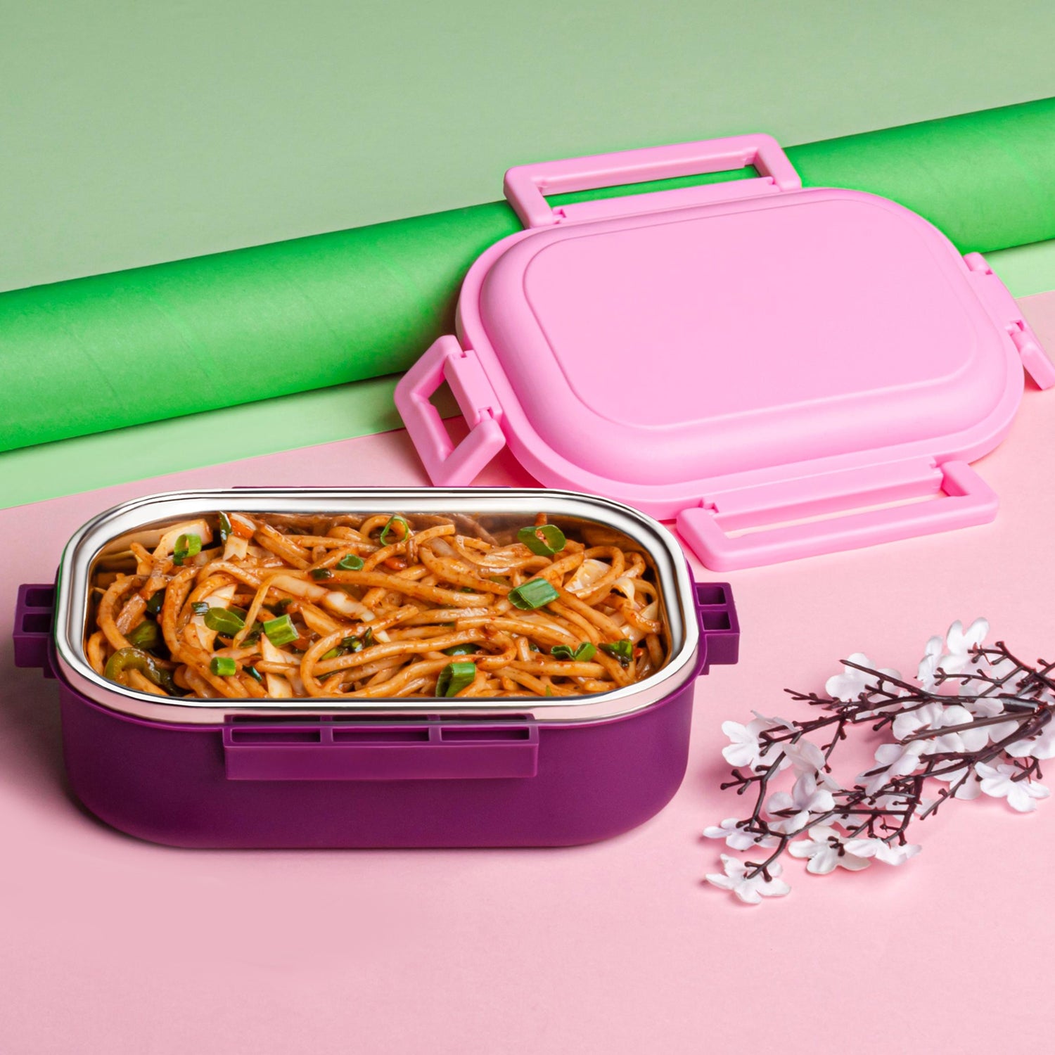 Insulated Testy Stainless Steel Leakproof Lunch Box With Spoon (1 Set) Insulated Testy Stainless Steel Leakproof Lunch Box With Spoon (1 Set)